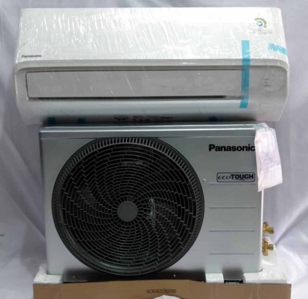 Unit AC baru indoor dan outdoor dalam kemasan pelindung
